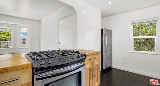 Building Photo - 2140 20th St