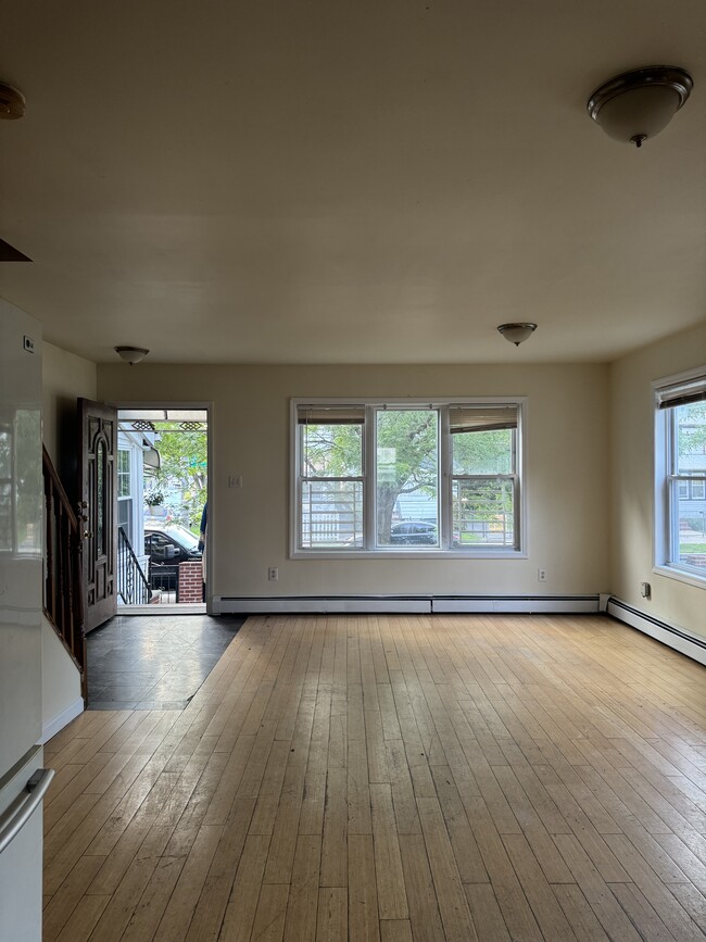 Building Photo - 16908 110th Ave