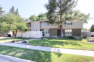 Building Photo - 4426 S Albright Dr