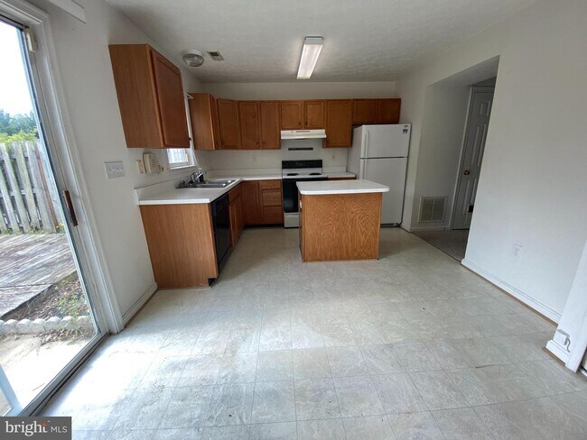 Building Photo - 10513 Tidewater Plains Dr