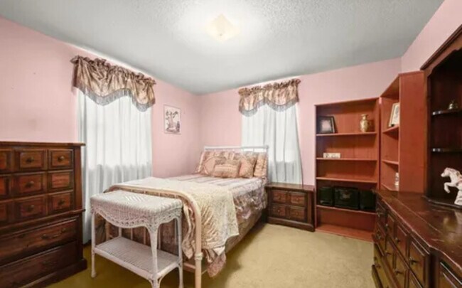 Foto del edificio - 1220 Silverwood Dr