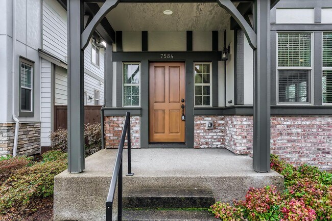Foto del edificio - Elegant Orenco Home with Granite Kitchen, Fireplace & Private Greenspace