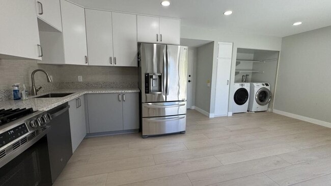 Building Photo - 10541 Caminito Baywood