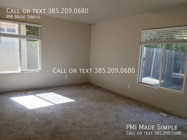 Building Photo - Updated 3 bedroom duplex in Millcreek