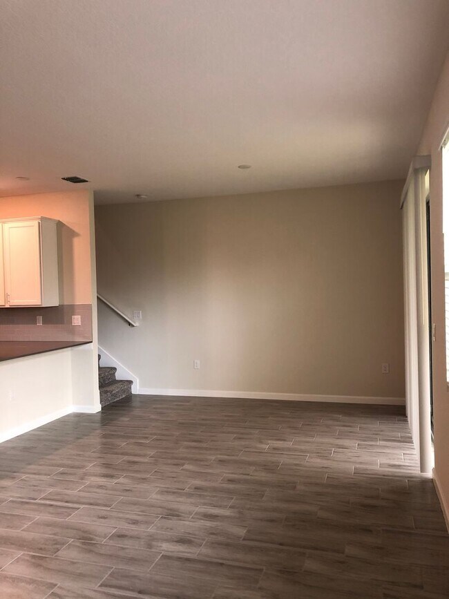 Foto del edificio - 3 Bedroom, 2.5 Bath East Orlando Townhome ...