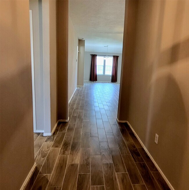 Building Photo - 2734 Trinity Glen Ln