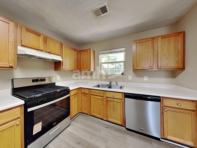 Building Photo - 1030 J Dorothy Pl