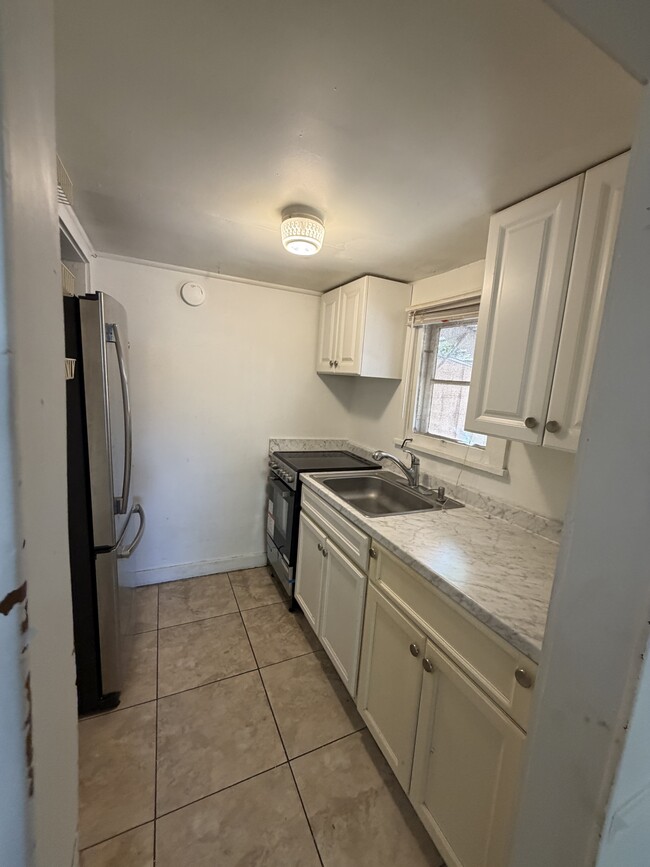 Building Photo - 209 Strawberry Ln