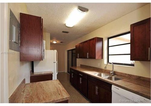 Foto del edificio - 4644 SW 31st Dr