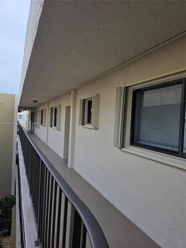 Foto del edificio - 8005 SW 107th Ave