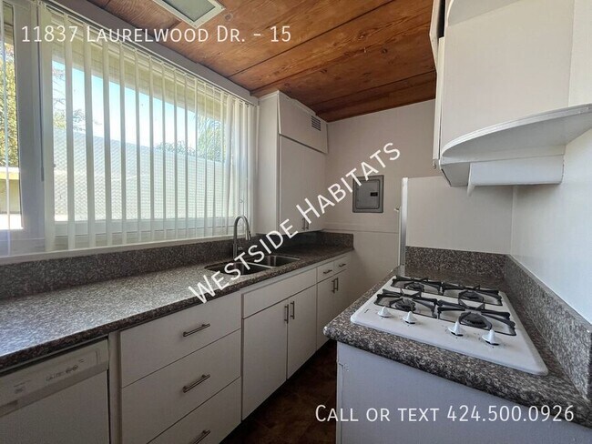 Foto del edificio - 11837 Laurelwood Dr