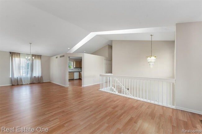 Foto del edificio - 4721 Carrington Dr