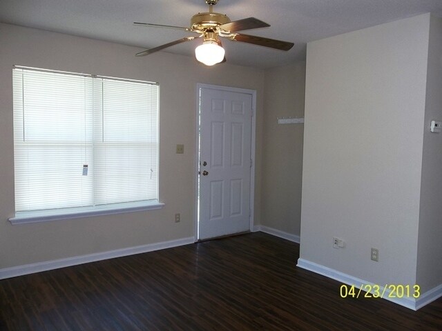 Building Photo - 6126 Vinnie Drive