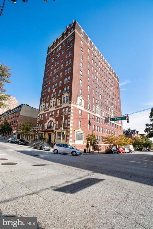 Building Photo - 1001 St Paul St