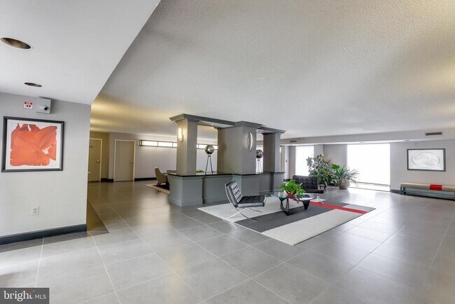 Foto del edificio - 200 N Pickett St