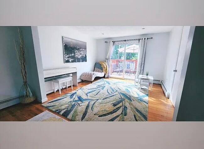Foto del edificio - 60 Pinewood Ave