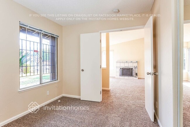 Building Photo - 341 Amber Ave