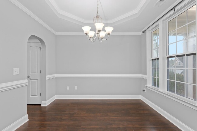 Foto del edificio - Stunning 5BR House in Holly Springs
