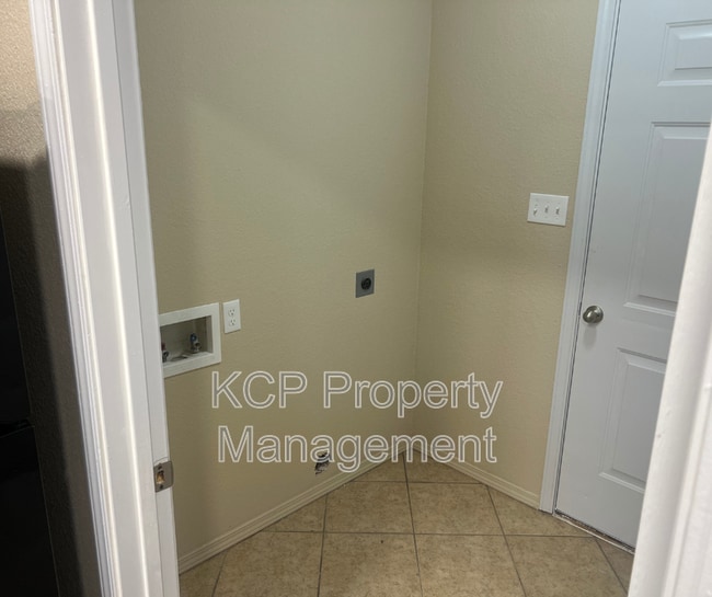 Building Photo - 2014 N 55th Pl