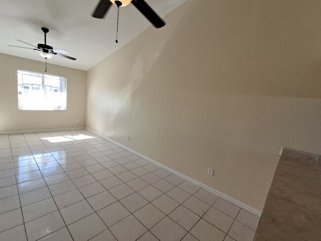 Foto del edificio - 3809-3811 SW 8th Ct