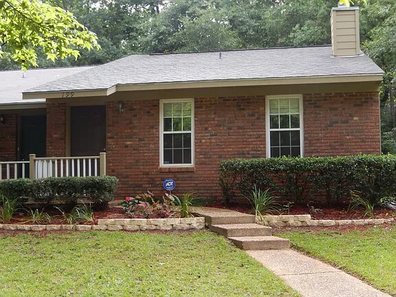 Foto principal - 199 Whetherbine Way W