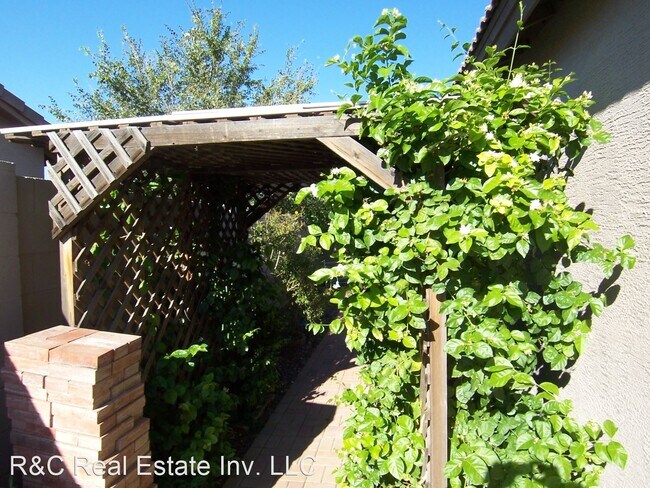 Foto del edificio - 3 br, 2 bath House - 3500 S. Arroyo Ln  002