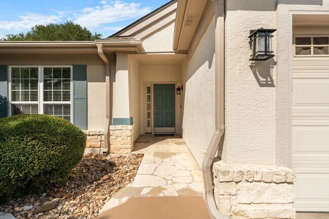 Building Photo - 304 Klondike Dr