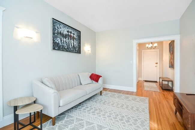 Building Photo - 91-93-93 Bynner St