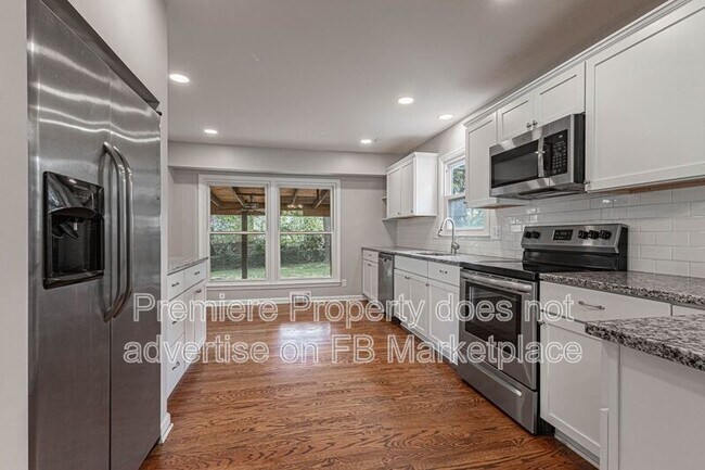 Building Photo - 10727 W 101st Terrace