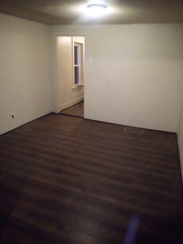 3335 Rittenhouse St Unit 1st floor, Carbondale, PA 18407 Room for