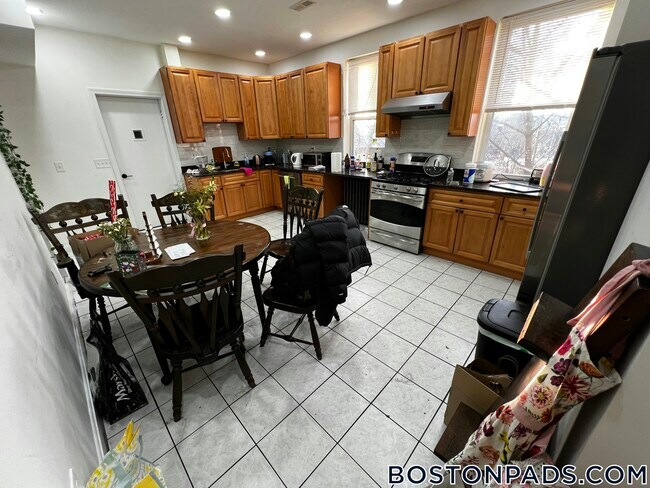 Building Photo - 16 Copenger St