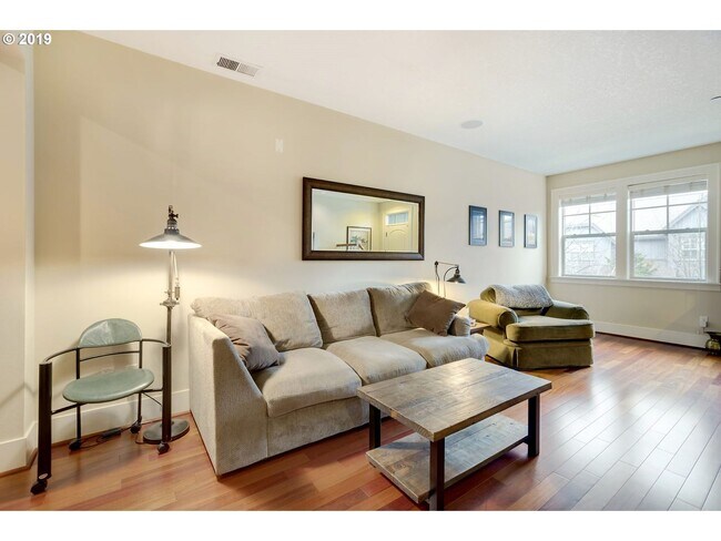 Foto del edificio - Peterkort Woods neighborhood, 2BR 2.5 BTH,...