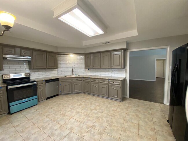 Building Photo - 12527 Millscott Dr