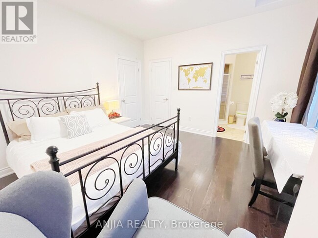 Building Photo - 199 Canyon Hill Ave