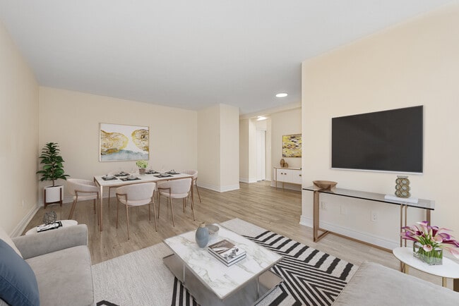 Building Photo - Shoreline Towers