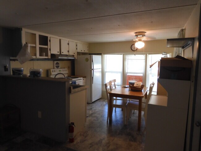BAY WINDOW IN KITCHEN - 7831 Sunrunner Dr