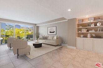 Building Photo - 818 N Doheny Dr