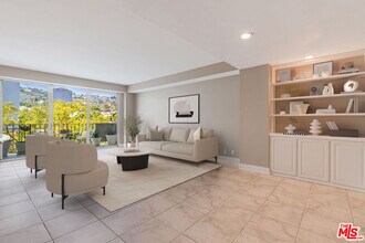 Building Photo - 818 N Doheny Dr