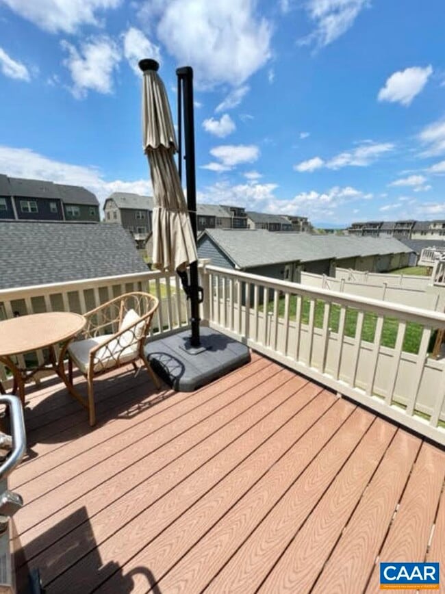 Building Photo - 1904 Glissade Ln