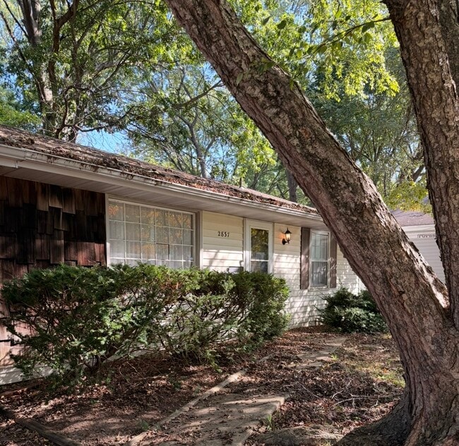 Foto del edificio - 2837 E Monroe Terrace