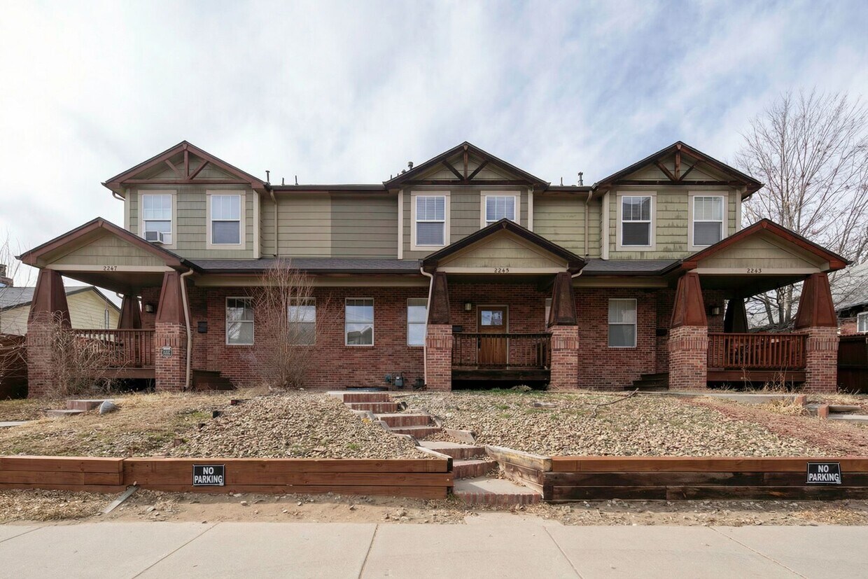 Exceptional 5-Bedroom Home Steps from the University of Denver - Exceptional 5-Bedroom Home Steps from the University of Denver