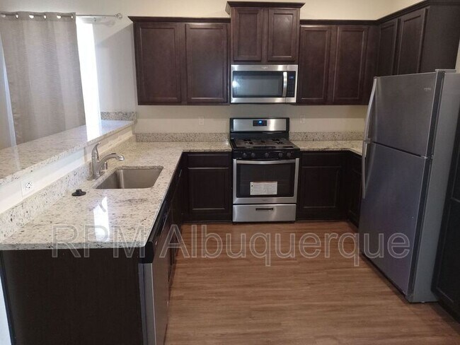 Foto del edificio - 10043 Sacate Blanco Ave SW