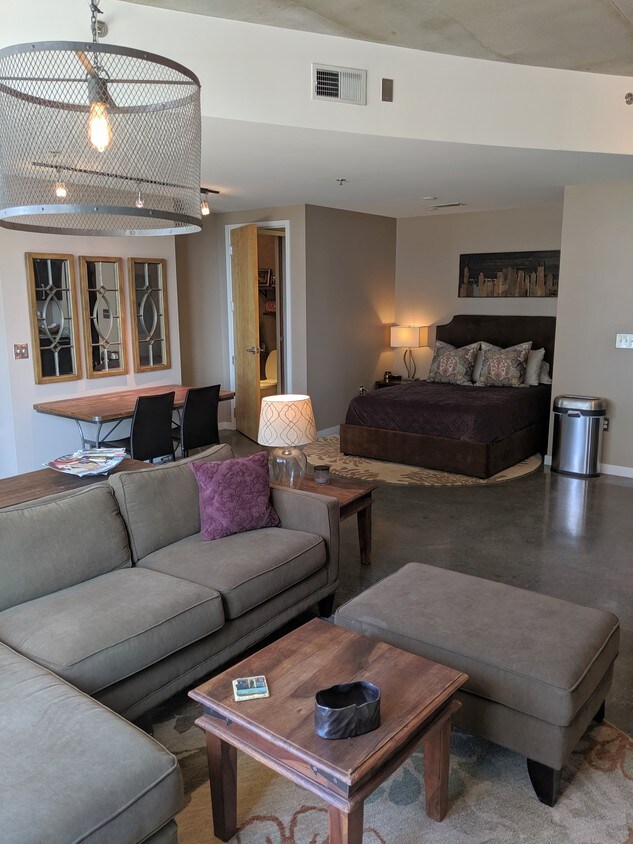 Foto principal - 600 12th Ave S