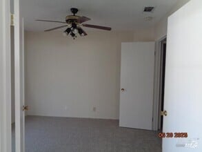 Building Photo - 272 Newport Cir