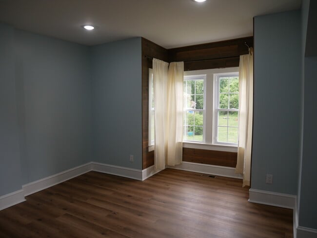 Foto del edificio - 208 Vineyard Rd
