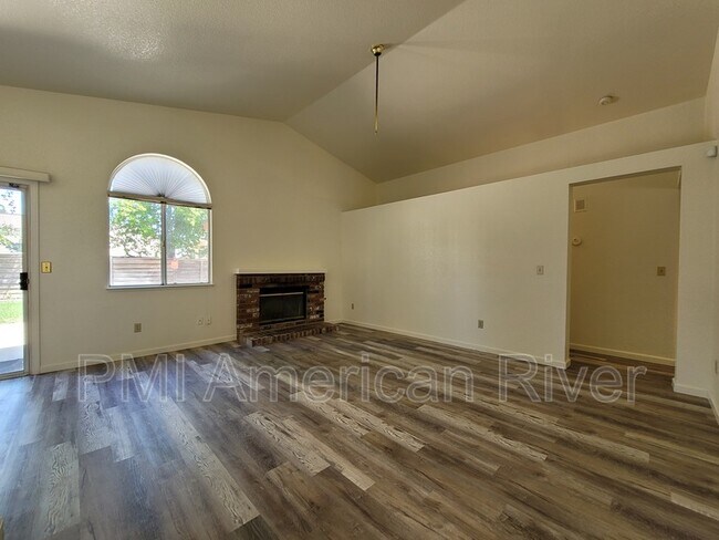 Building Photo - 5225 Meadowland Way