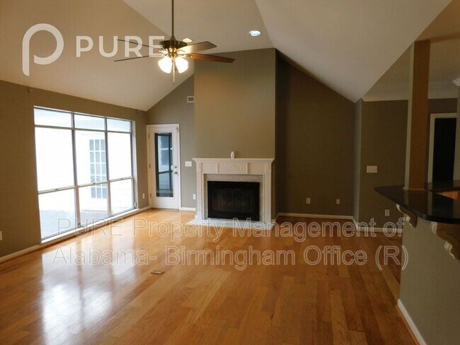Building Photo - 1601 Windsor Ln