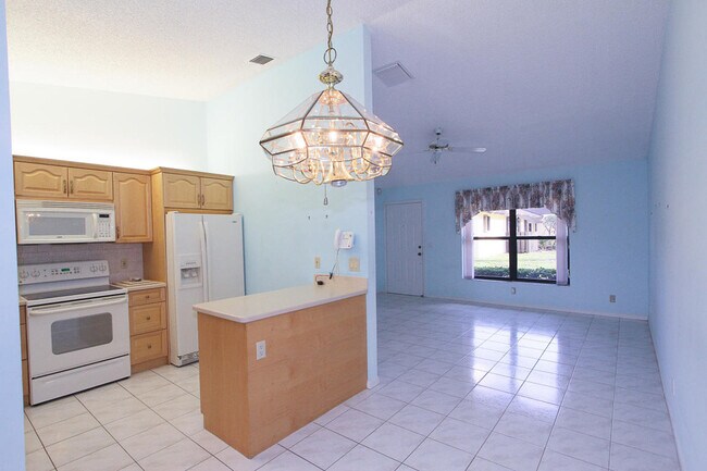 68 Vía De Casas Norte Unit 68, Boynton Beach, FL 33426