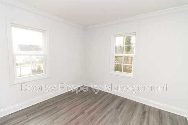 Foto del edificio - 921 East Ave