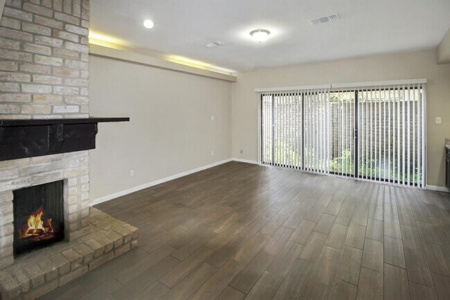 Building Photo - 12625 Memorial Dr